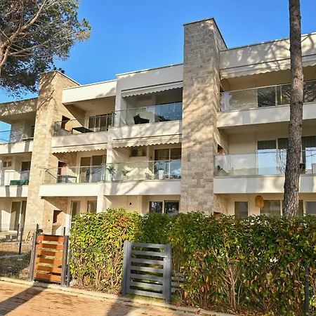Tropicana 298 Apartmán Plazhi San Pietro
